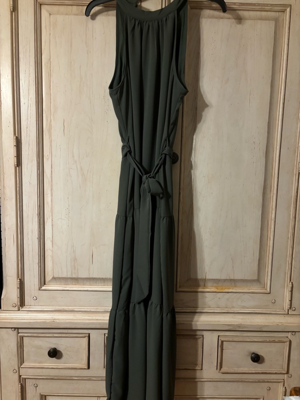Pretty garden Sleeveless Olive Maxi Dress with Tie Waist and Tiered Skirt